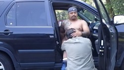 CHUBBY PINOY DADDY CHINUPA SA VAN