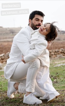 Hercai - Poze oficiale // Rezumate // Fragmente traduse  - Pagina 21 Ee379e1371342649