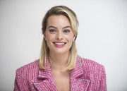 Марго Робби (Margot Robbie) 'Mary Queen of Scots' press conference (Los Angeles, November 16, 2018) 77b4451340140764