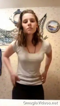 Teasing you with my ass. - Skype Girls