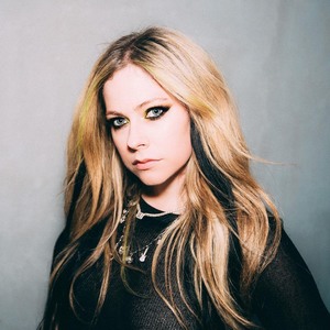Avril Lavigne - Page 2 24177e1371313731
