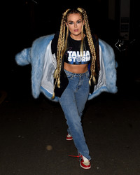 Tallia Storm - Out in London 02/12/2021