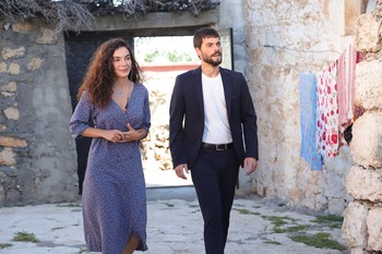 Hercai - Poze oficiale // Rezumate // Fragmente traduse  - Pagina 13 3b90e31354667262