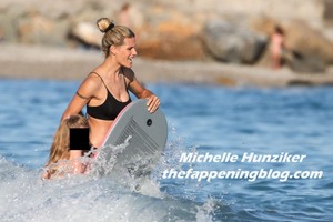 Michelle Hunziker - Page 2 550a071352930658
