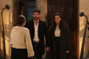 Hercai - Poze oficiale // Rezumate // Fragmente traduse  - Pagina 17 49403c1360685026