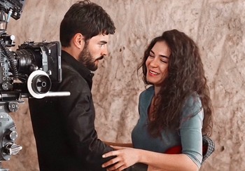 Hercai - set - poze - Pagina 10 2b8f161352897517