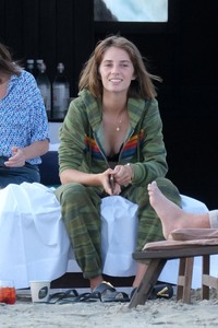 Maya Hawke 313f411353331231