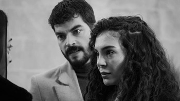 Hercai - Poze oficiale // Rezumate // Fragmente traduse  - Pagina 20 D9093a1367391817