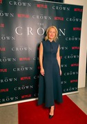 Gillian anderson, virtual premiere from his kitchen for "the crown" season 4 (LQ)