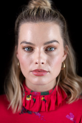 Марго Робби (Margot Robbie) Laura Gallant Photoshoot for BuzzFeed UK (2018) - 1xHQ Afd01e1340140277