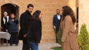 Hercai - Poze oficiale // Rezumate // Fragmente traduse  - Pagina 7 B35fb31327162339