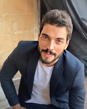 Hercai - set - poze - Pagina 10 Fe3dc81352897478