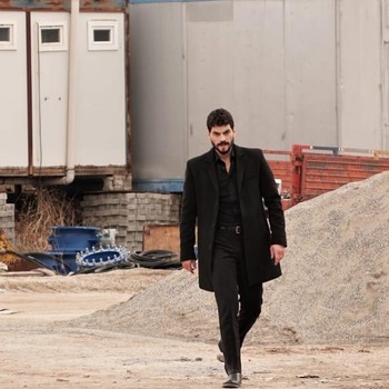 Hercai - Poze oficiale // Rezumate // Fragmente traduse  - Pagina 21 3a222c1368874511