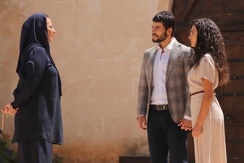 Hercai - Poze oficiale // Rezumate // Fragmente traduse  - Pagina 4 00ef021320292519