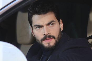 Hercai - Poze oficiale // Rezumate // Fragmente traduse  - Pagina 10 B6a9e41332807758