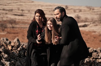 Hercai - Poze oficiale // Rezumate // Fragmente traduse  - Pagina 20 B0083c1367391771