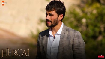 Hercai - Poze oficiale // Rezumate // Fragmente traduse  - Pagina 4 Ef7d811318195539