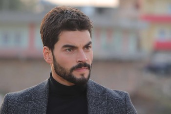 Hercai - set - poze - Pagina 6 Cf5b721327585929