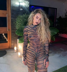 Sommer Ray Bb1f2a1358721725