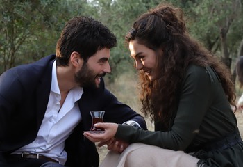 Hercai - Poze oficiale // Rezumate // Fragmente traduse  - Pagina 17 A0a5db1359748203