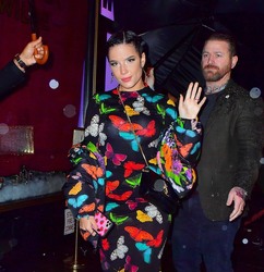 Halsey - Attends Taylor Swift's 30th birthday bash at Oscar Wilde restaurant in NYC 12/14/2019