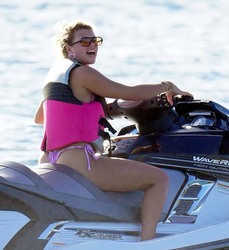 Sofia Richie - Jet skiing in St Barts 12/22/2020