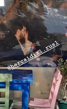 Hercai - set - poze - Pagina 7 Fbe8921335303376