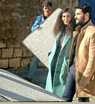 Hercai - set - poze - Pagina 7 3b27ff1330863131