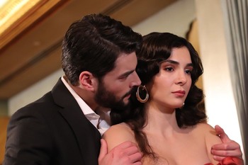 Hercai - Poze oficiale // Rezumate // Fragmente traduse  - Pagina 11 B58b691335298812