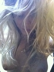 Kaley Cuoco - Page 2 76a64e1349747089