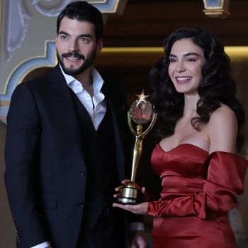 Hercai - set - poze - Pagina 7 15b3571335303429