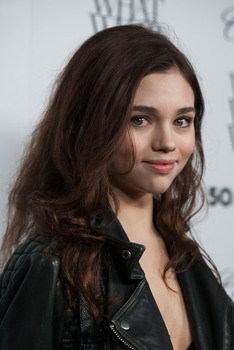  India Eisley E48f281367770409