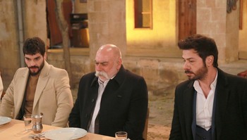 Hercai - Poze oficiale // Rezumate // Fragmente traduse  - Pagina 18 Af4a751363128312