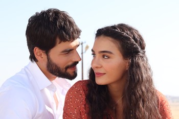 Hercai - Poze oficiale // Rezumate // Fragmente traduse  - Pagina 5 E9c0141322936411