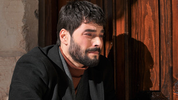 Hercai - Poze oficiale // Rezumate // Fragmente traduse  - Pagina 21 6c3a241370335451