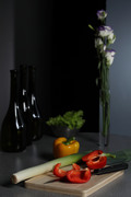  Овощи, бутылки, цветы в темных тонах / Vegetables, bottles, flowers in dark colors 15181f1352779458