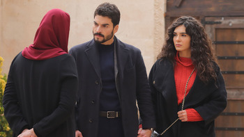 Hercai - Poze oficiale // Rezumate // Fragmente traduse  - Pagina 8 D372c21328374767