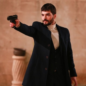 Hercai - Poze oficiale // Rezumate // Fragmente traduse  - Pagina 23 0597c61373081290