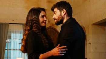 Hercai - Poze oficiale // Rezumate // Fragmente traduse  - Pagina 22 08645a1371681165