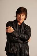  Ронн Мосс (Ronn Moss) Monique Harmer Photoshoot 2019 (16xHQ) 54ed131325122694