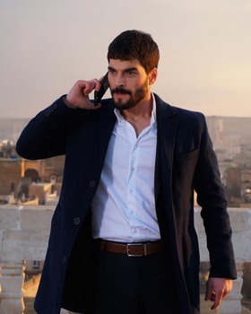 Hercai - Poze oficiale // Rezumate // Fragmente traduse  - Pagina 22 58fbf21372666409