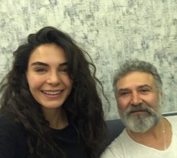 Hercai - set - poze - Pagina 6 07a0191327585955