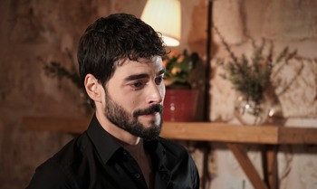 Hercai - Poze oficiale // Rezumate // Fragmente traduse  - Pagina 21 07f3c21368874393