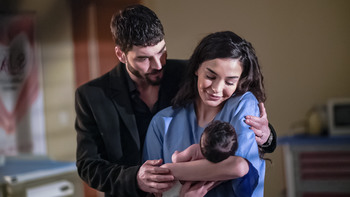 Hercai - Poze oficiale // Rezumate // Fragmente traduse  - Pagina 23 2df5931374171513