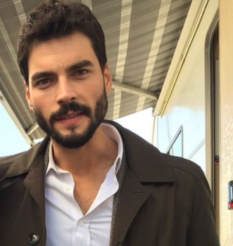 Hercai - set - poze - Pagina 6 31d6281325604533