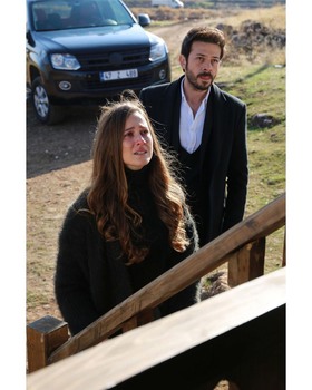 Hercai - Poze oficiale // Rezumate // Fragmente traduse  - Pagina 17 B3d8731361681792