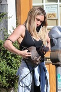 Hilary Duff -  pays the meter ahead of her workout session in LA 01/29/2020
