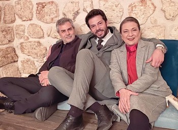 Hercai - Poze oficiale // Rezumate // Fragmente traduse  - Pagina 22 6e1bd41371937525