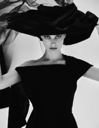 Марго Робби (Margot Robbie) Chris Colls Photoshoot for V Magazine issue #123 (2020) - 5xHQ 22ee4f1340140276