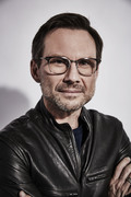 Кристиан Слэйтер (Christian Slater) Maarten de Boer Photoshoot, Comic-Con 2015 (12xHQ) 90317b1353939690